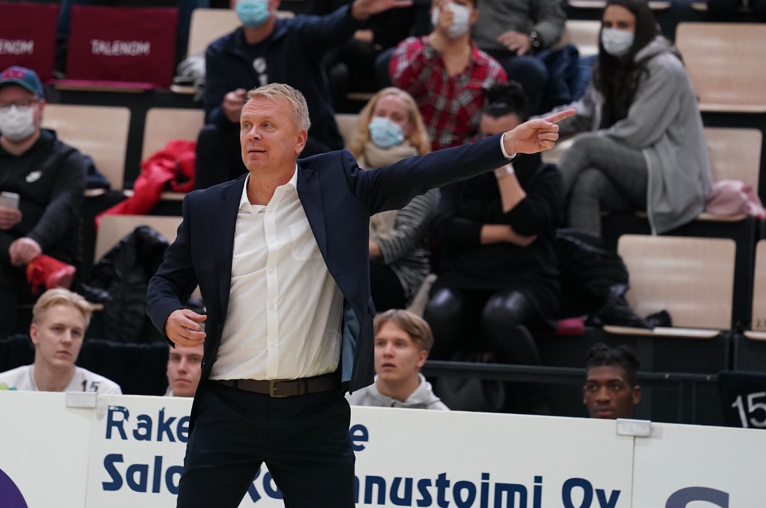 Alkukangisteluista huolimatta Toiviainen on suhteellisen tyytyväinen joukkueen runkosarjasuoritukseen. Kuva: Ville Vuorinen/Korisliiga