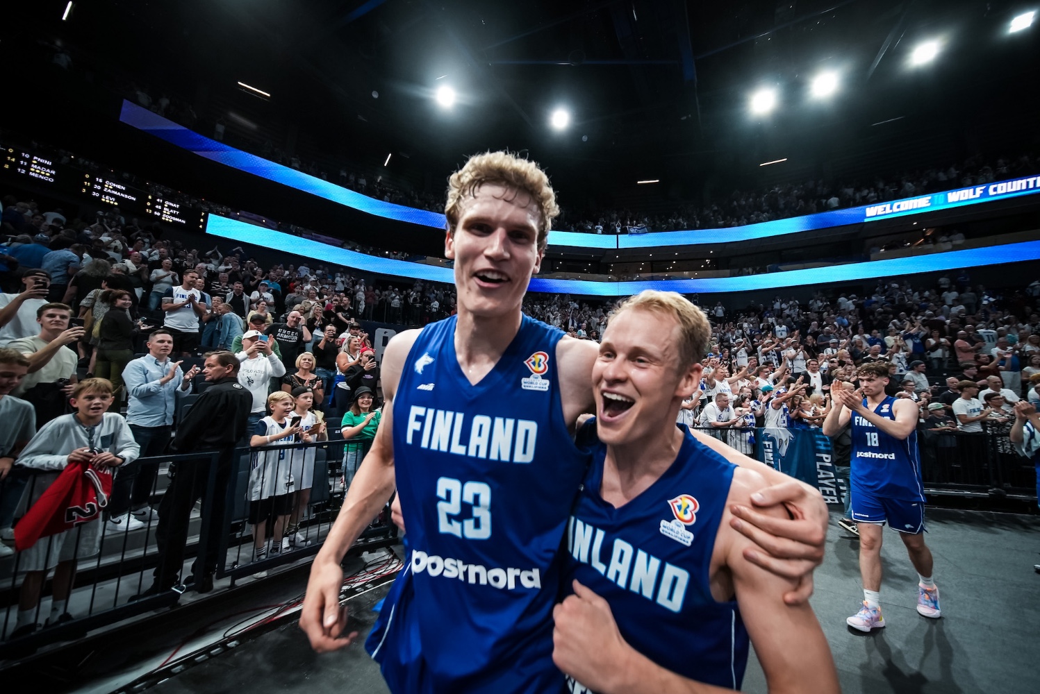 Susijengi valtasi Nokia Arenan ensimmäistä kertaa kesällä 2022, kun se kaatoi Lauri Markkasen ja Sasu Salinin johdolla Israelin MM-jatkokarsinnassa yli 11554-päisen kotiyleisön edessä. Kuva: Ville Vuorinen