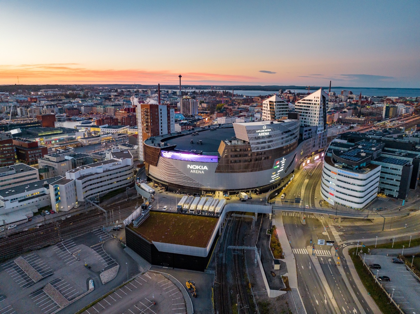Vuonna 2021 valmistunut Nokia Arena sijaitsee Tampereen ydinkeskustassa. Kuva: Nokia Arena