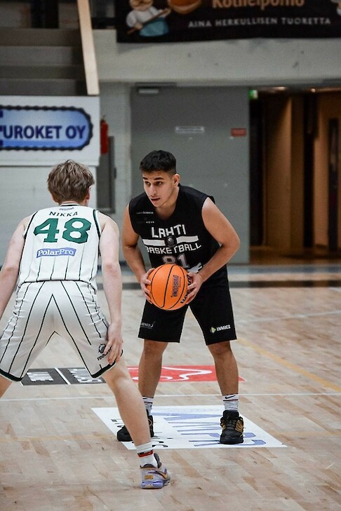 Edalatfar Arian teki debyytissään 17 pistettä, mutta se ei riittänyt voittoon KTP:sta. Kuva: Anu Ovaska