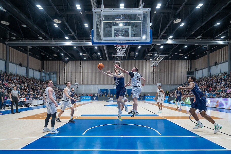 Viljami Valkama ja ACO Basket joutui taipumaan kolmannessa finaalissa. Kuva: Antero Lehtonen